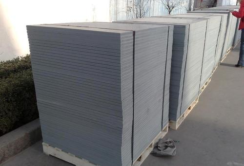 <a href=http://m.kanougroup.com.cn/ target=_blank class=infotextkey>免燒磚托板</a>的種類